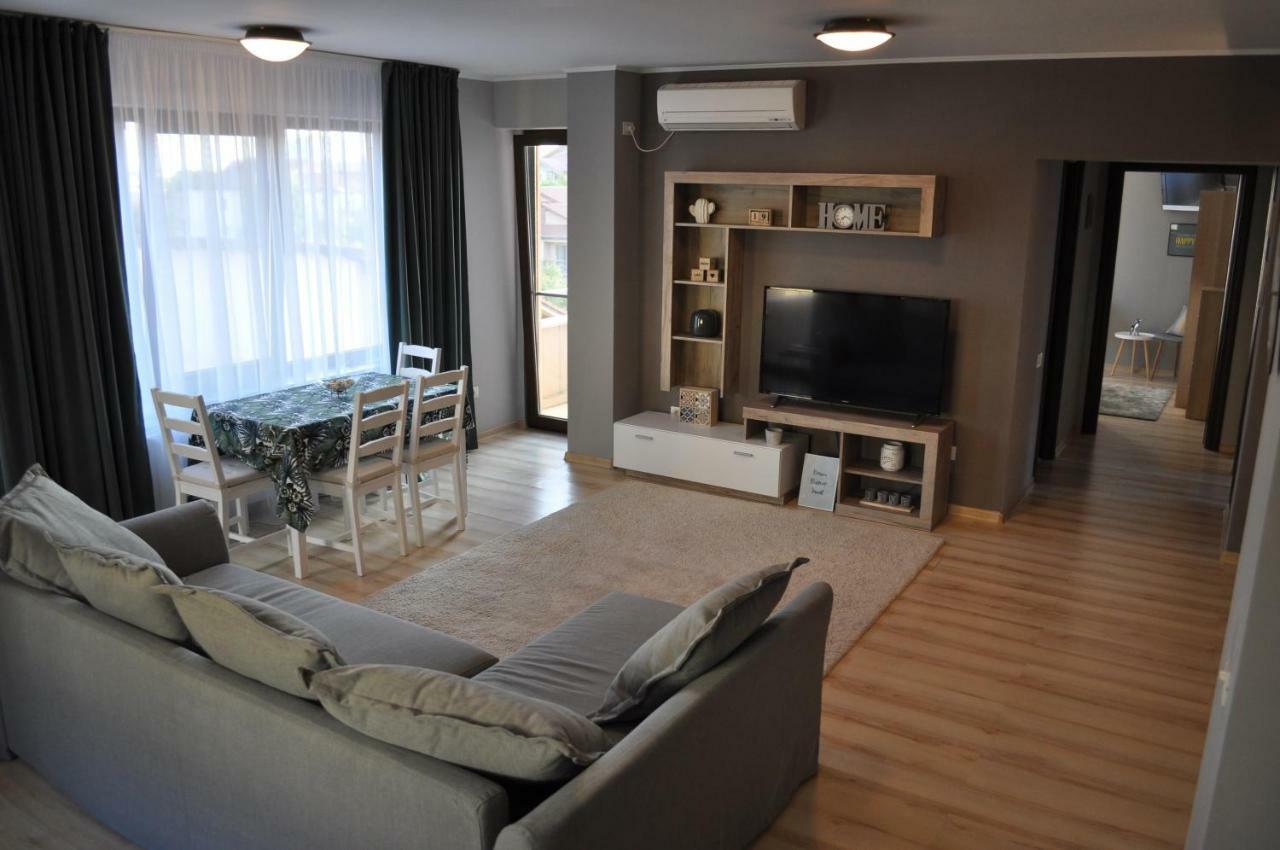 Sleep & Fly Apartment โอโตเปนี ภายนอก รูปภาพ