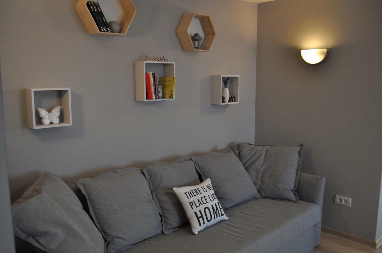Sleep & Fly Apartment โอโตเปนี ภายนอก รูปภาพ